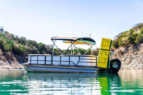 Pontoon Party Boats gallery photo 1