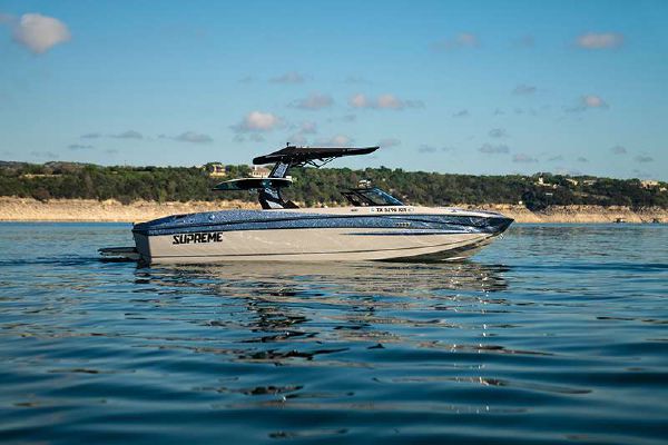 Wakesurf Boats gallery photo 1