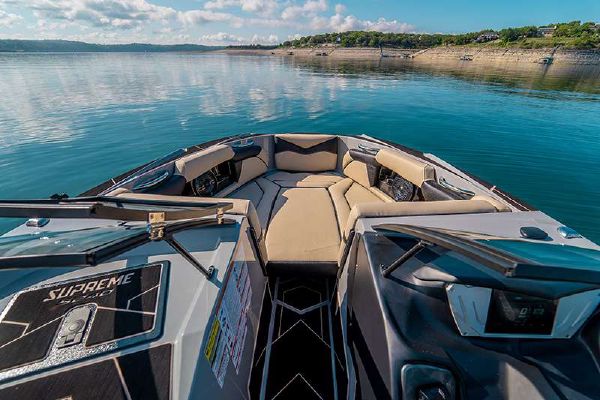Wakesurf Boats gallery photo 2