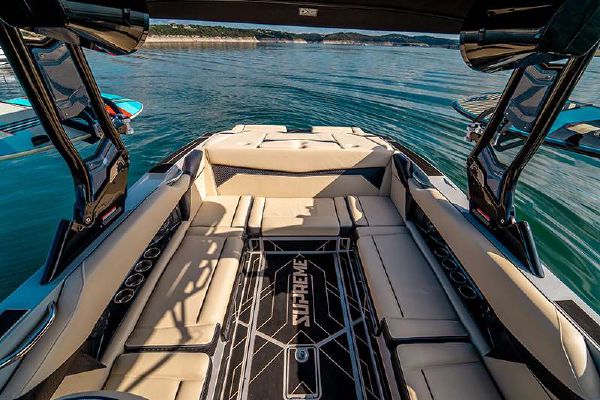 Wakesurf Boats gallery photo 3